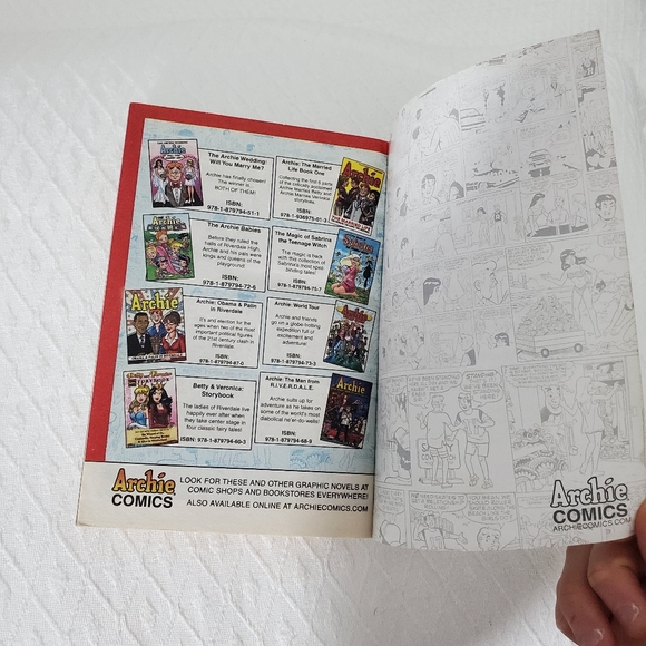 Vintage Deluxe Edition of "The Best of Archie Comics - Picture 9 of 10